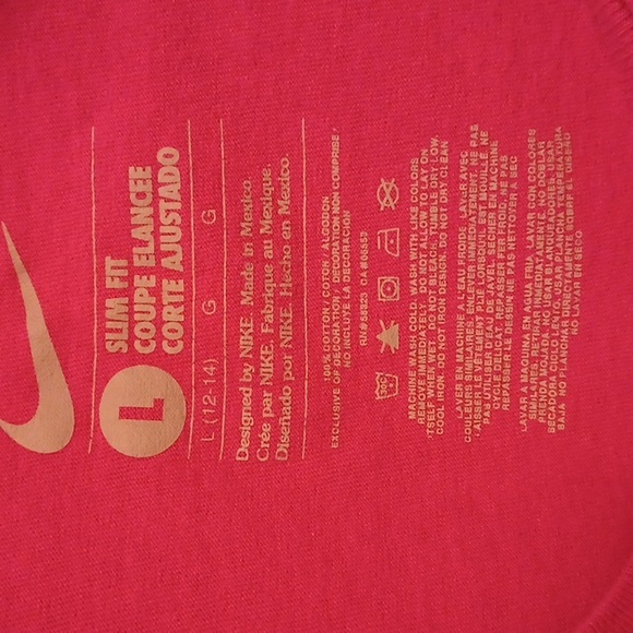 Nike - Picture 3 of 3